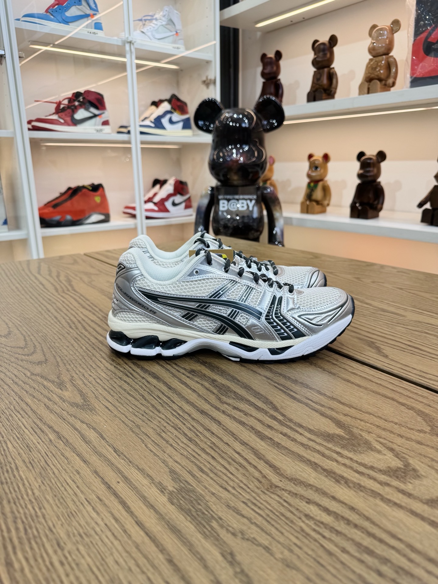 Gel-Kayano 14 x Kith  緩震跑步鞋 男女同款 銀白色1203A566-100