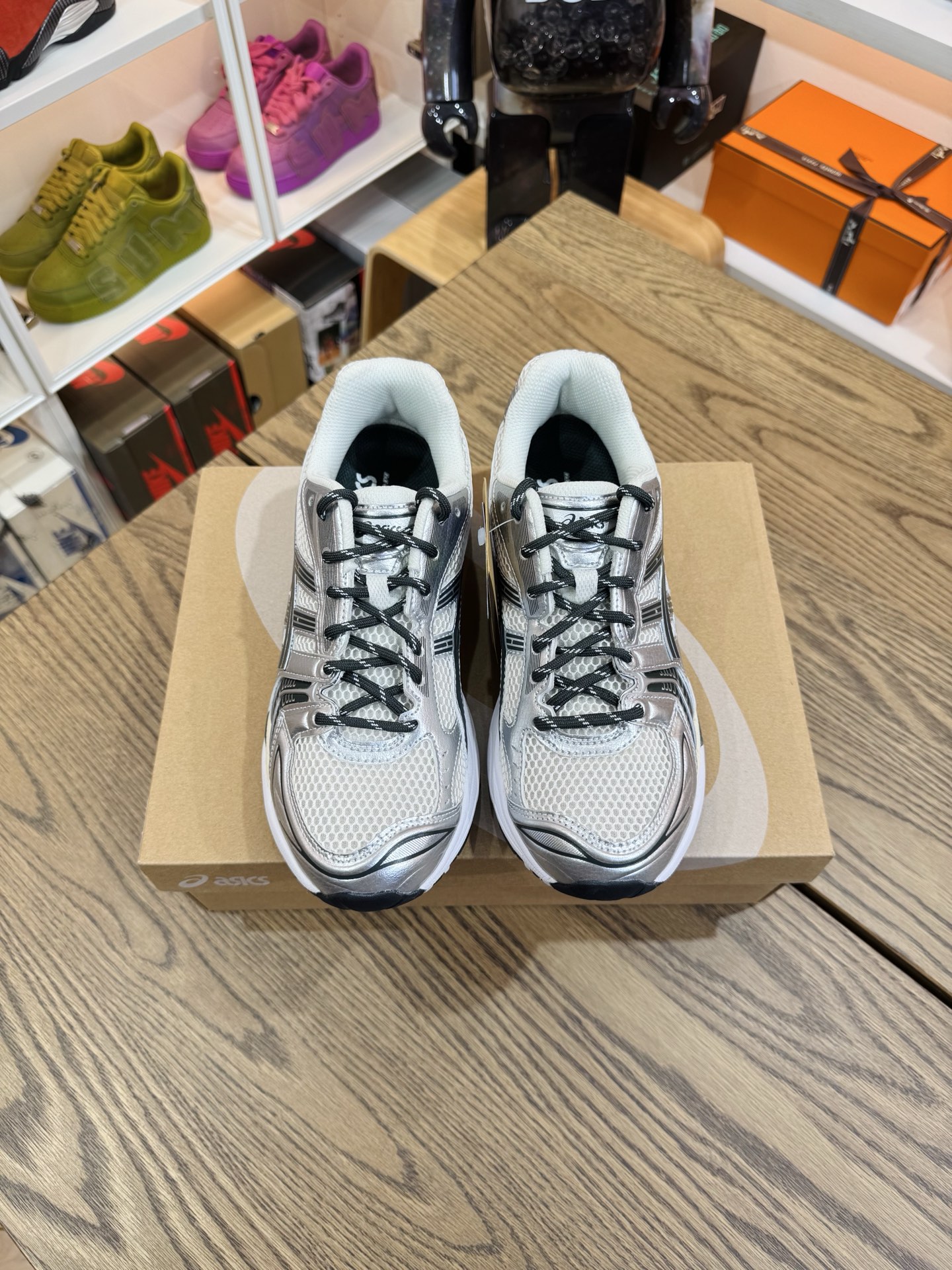 Gel-Kayano 14 x Kith  緩震跑步鞋 男女同款 銀白色1203A566-100