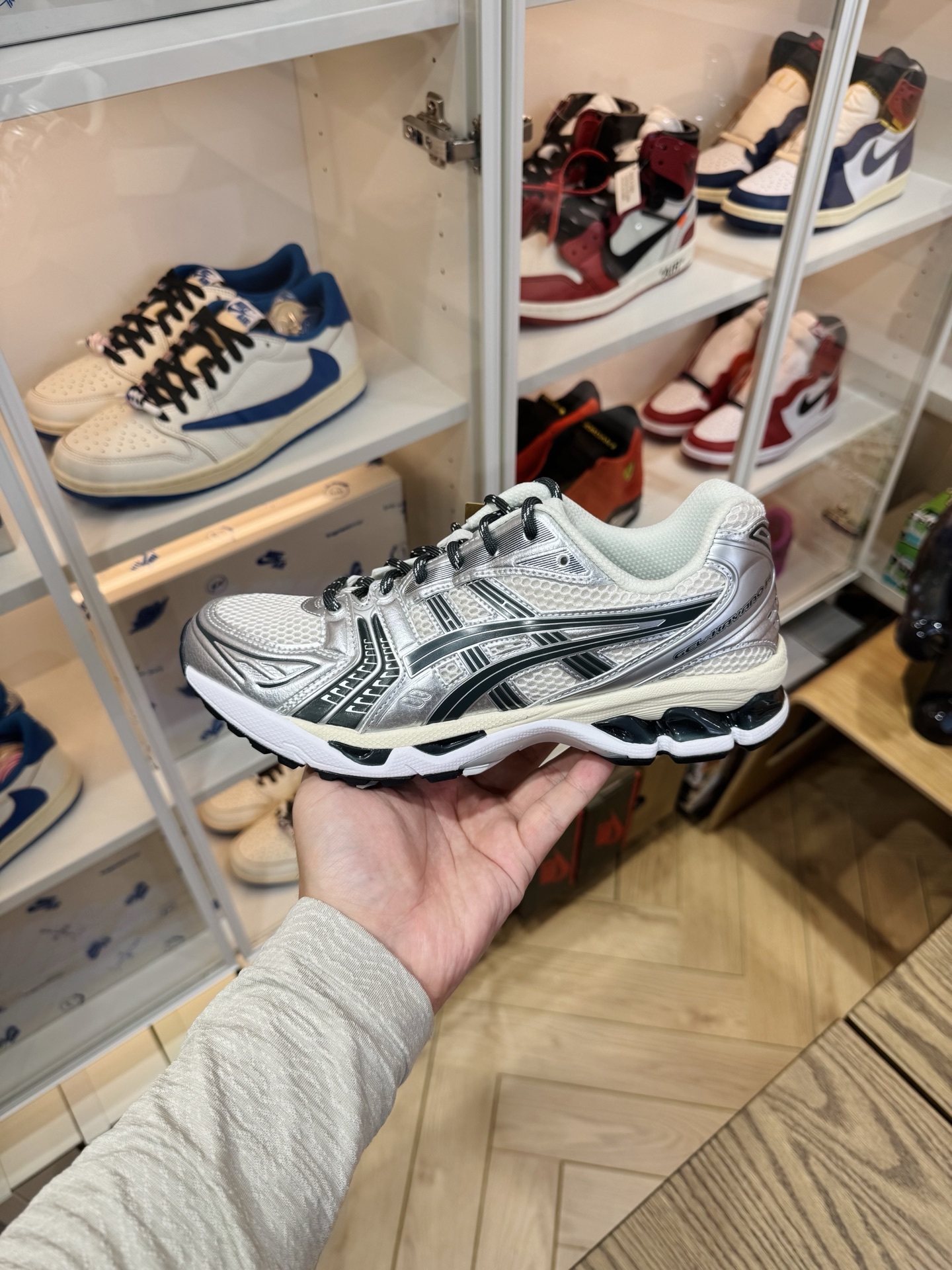 Gel-Kayano 14 x Kith 緩震跑步鞋 男女同款 銀白色1203A566-100