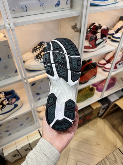 Gel-Kayano 14 x Kith  緩震跑步鞋 男女同款 銀白色1203A566-100