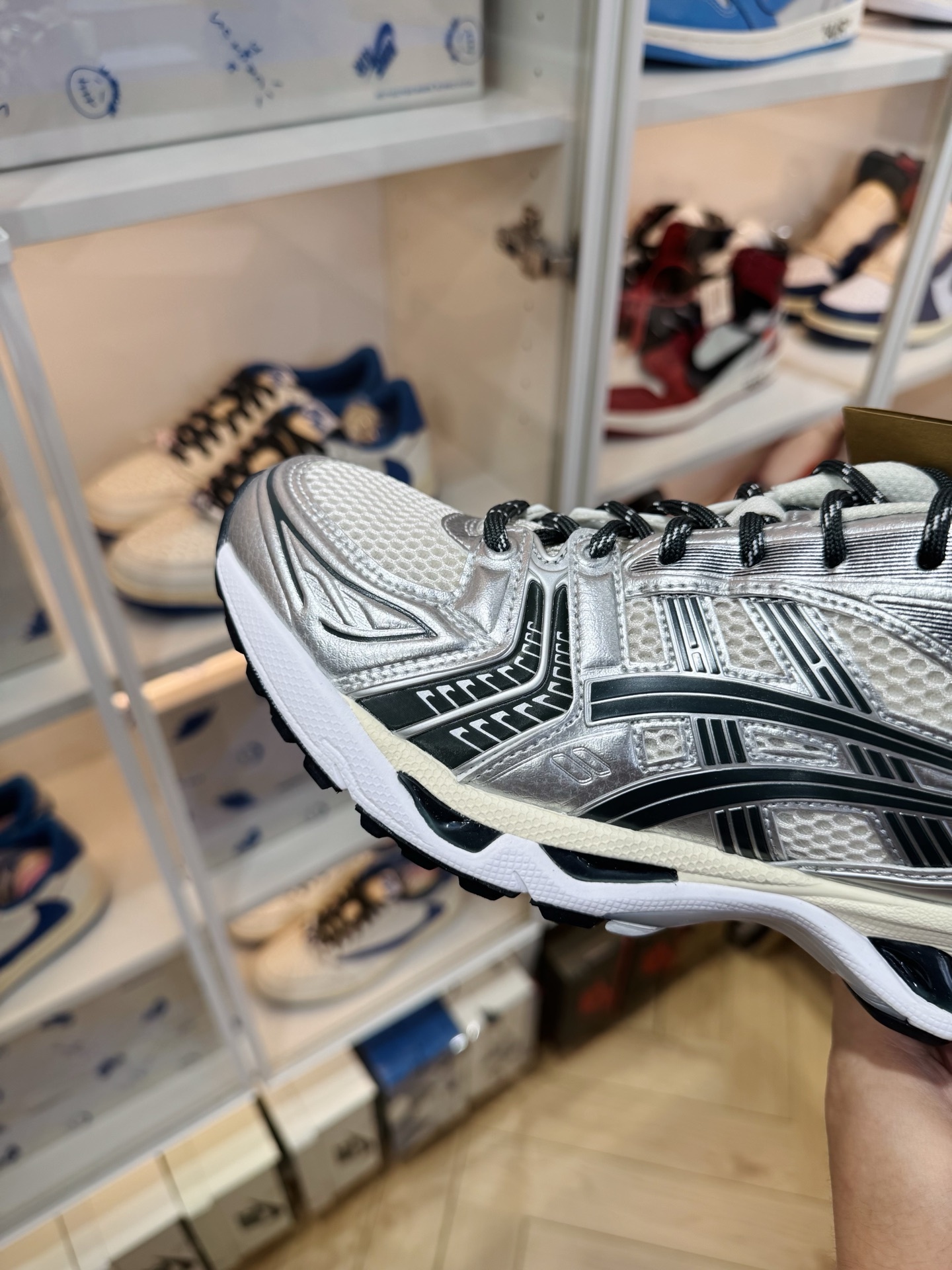 Gel-Kayano 14 x Kith  緩震跑步鞋 男女同款 銀白色1203A566-100
