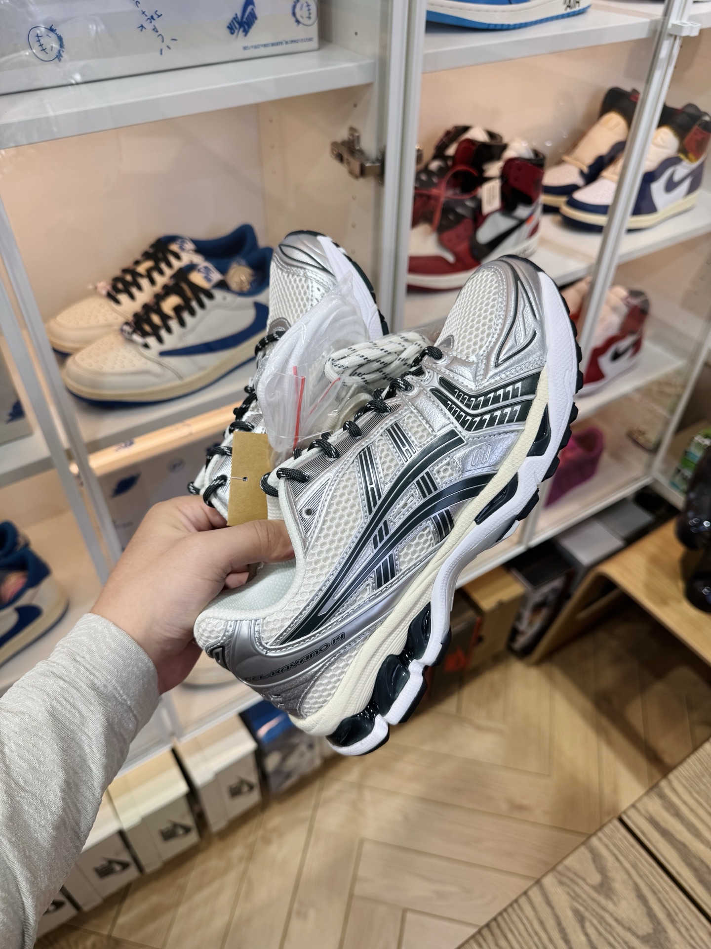 Gel-Kayano 14 x Kith  緩震跑步鞋 男女同款 銀白色1203A566-100