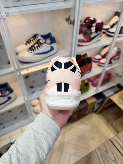 KOBE 8 ACADEMY P  克拉克森同款 EYBL限量版 粉黑色 HQ3138-800