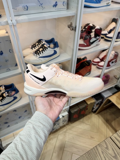 KOBE 8 ACADEMY P  克拉克森同款 EYBL限量版 粉黑色 HQ3138-800