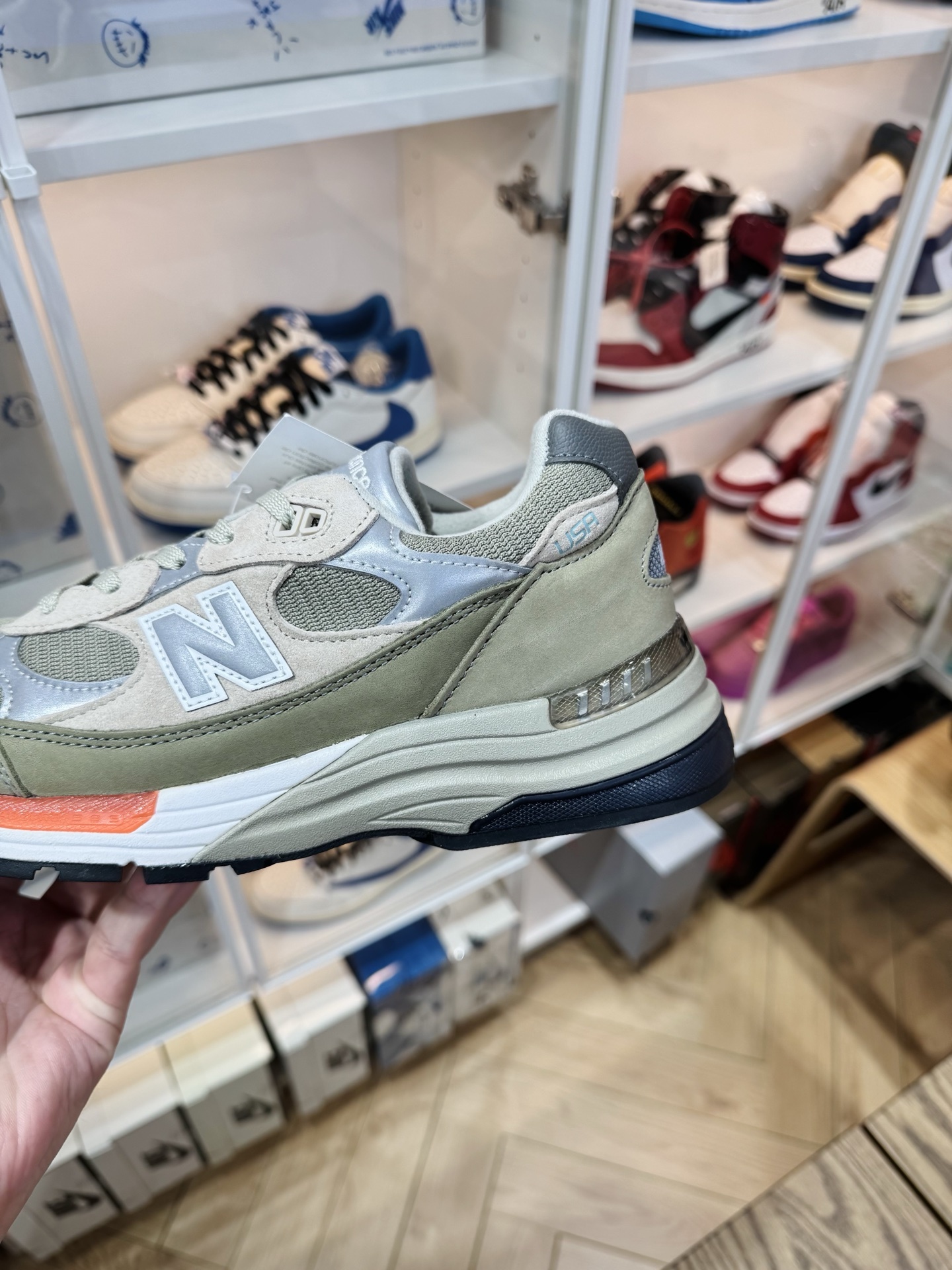 WTAPS x NB 992 灰銀 美產USA 男女同款 尺碼 36-46.5「US7-12」M992WT