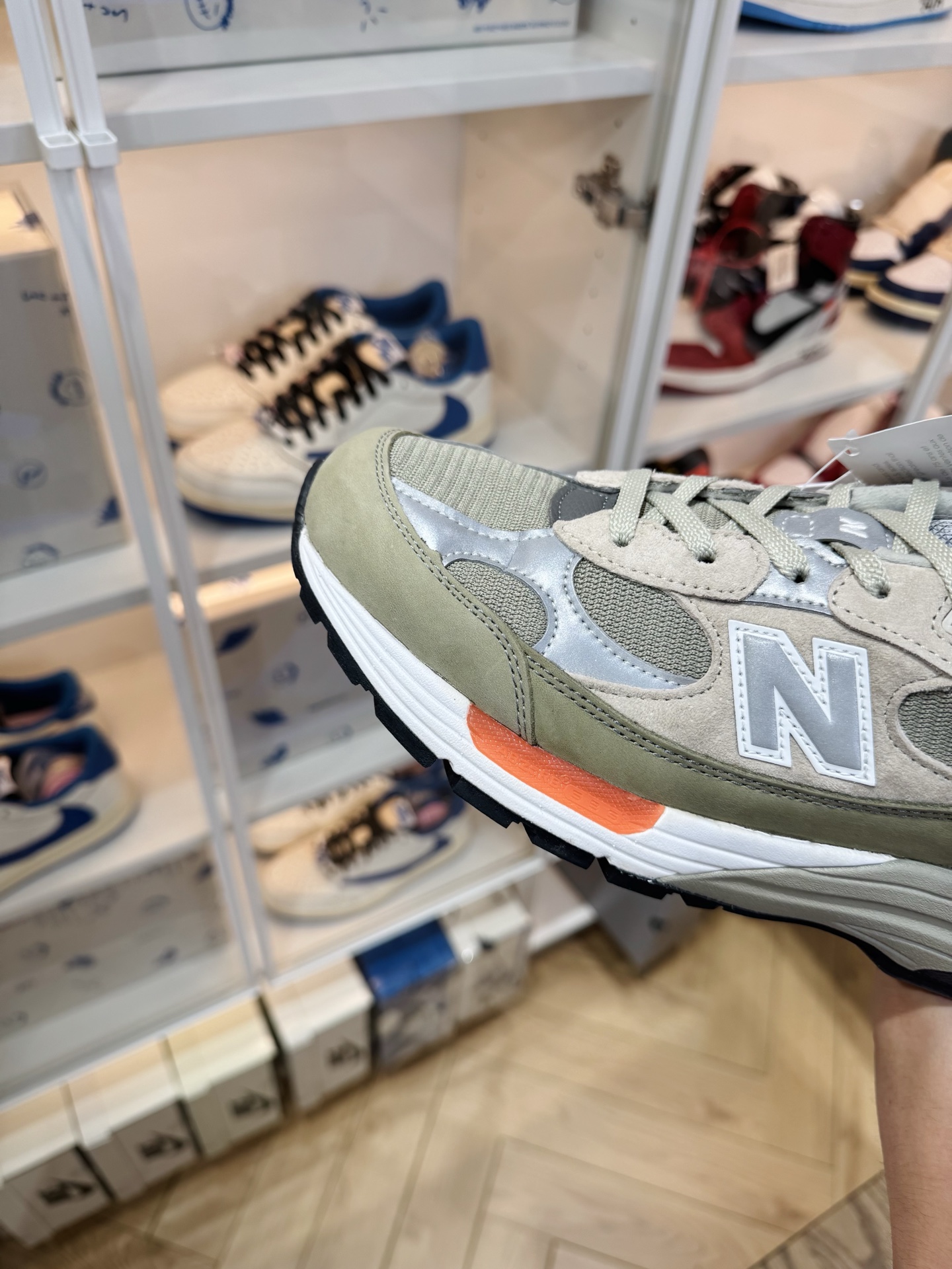 WTAPS x NB 992 灰銀 美產USA 男女同款 尺碼 36-46.5「US7-12」M992WT