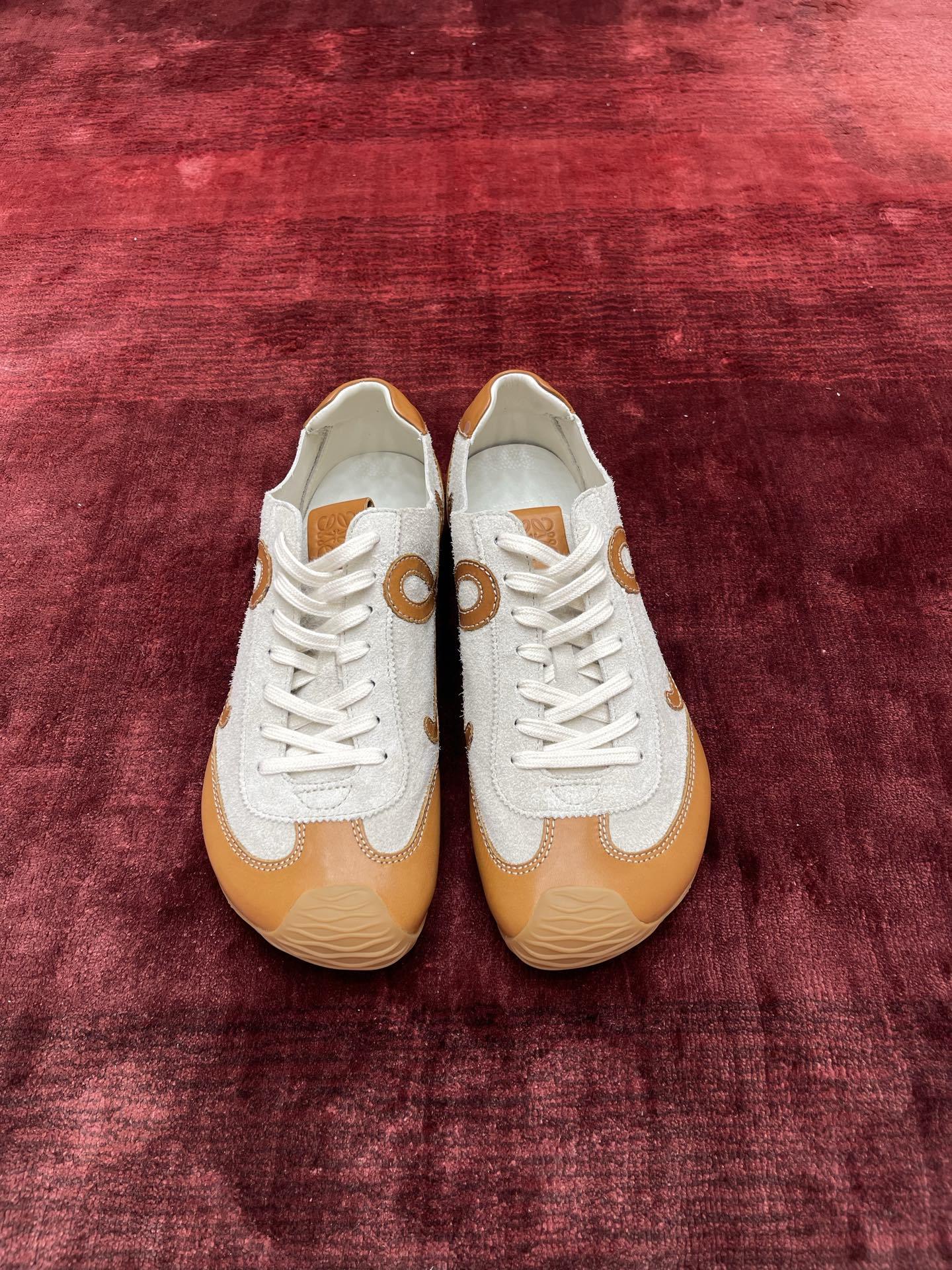 LOEWE Ballet Runner系列 “黄棕皮面”男女同款