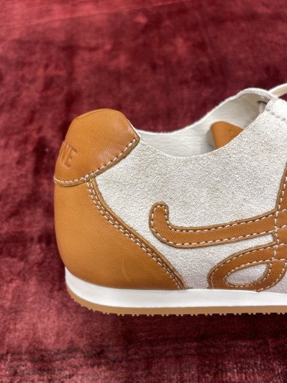 LOEWE Ballet Runner系列 “黄棕皮面”男女同款