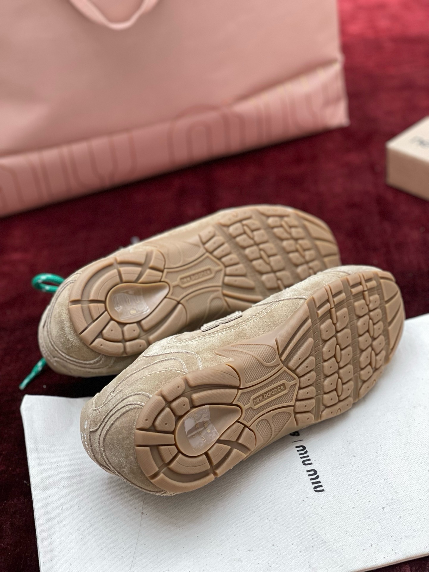 MiuMiu * NB530系列 “浅卡其” 男女同款