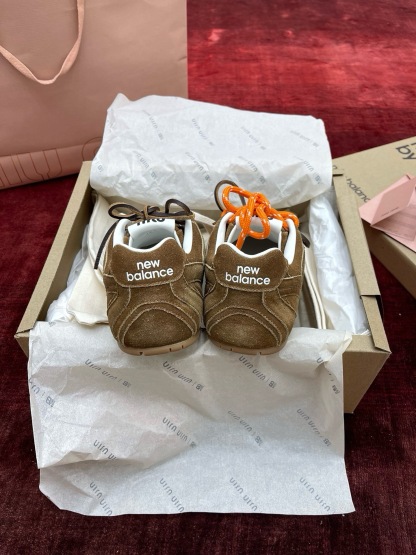 Miu * NB530系列 “深棕色”男女同款