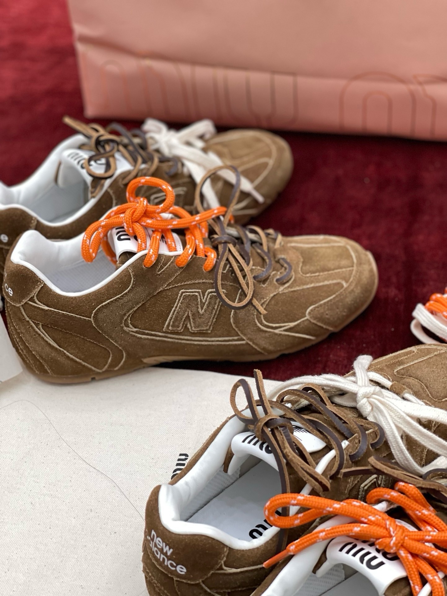 Miu * NB530系列 “深棕色”男女同款