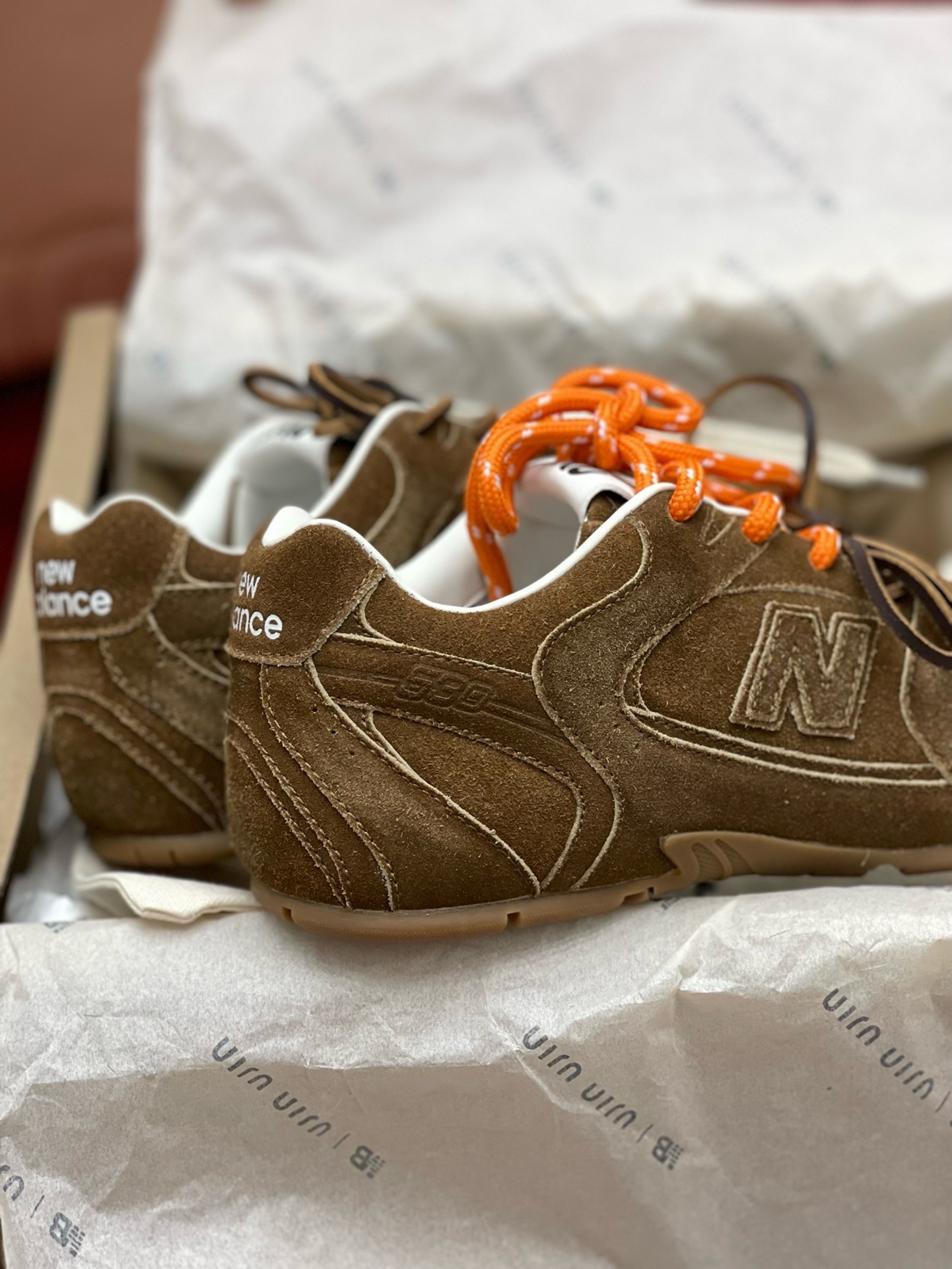 Miu * NB530系列 “深棕色”男女同款