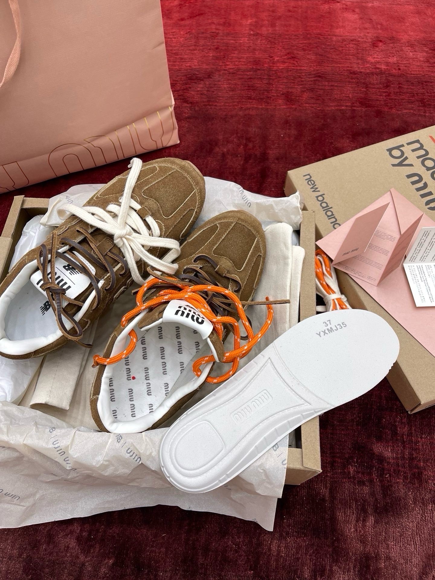 Miu * NB530系列 “深棕色”男女同款