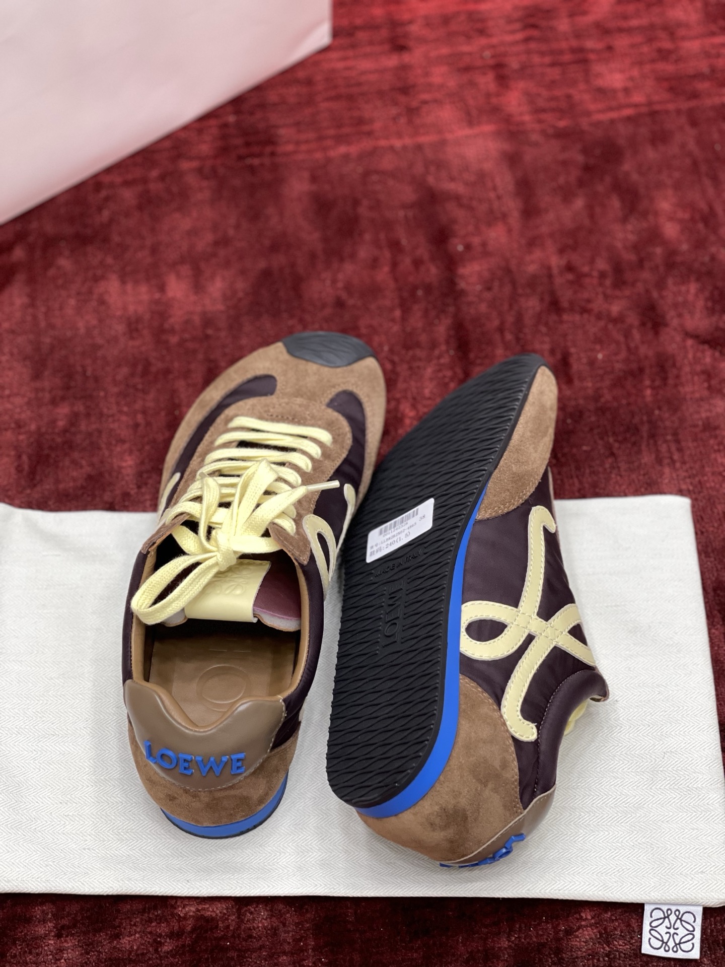 LOEWE Ballet Runner系列 “咖啡色”男女同款