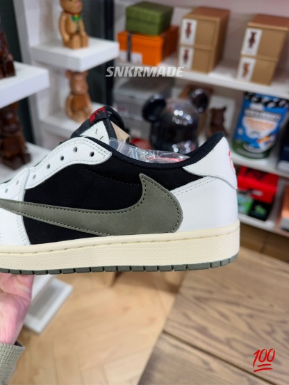 【巔峰產品Ultra】Travis Scott AJ1 Low OG Olive 橄欖綠 尺碼 36-48.5「女裝US4W-15.5W」倒鈎第5代 DZ4137-106