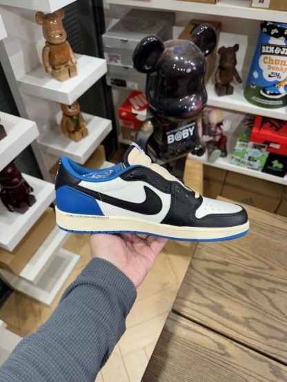 【巔峰產品Ultra】Fragment Design x Travis Scott AJ1 Low OG 三方聯名閃電 尺碼 36-48.5「US4-14」倒鈎第2代 DM7866-140