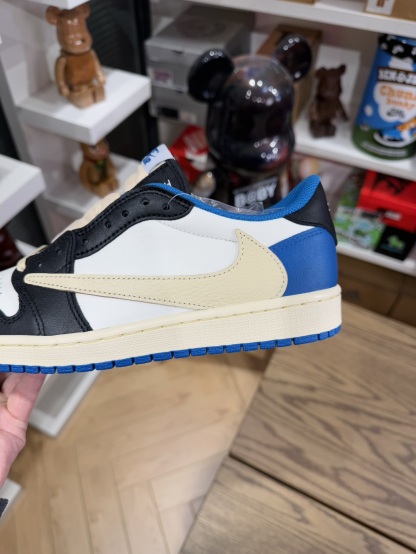 【巔峰產品Ultra】Fragment Design x Travis Scott AJ1 Low OG 三方聯名閃電 尺碼 36-48.5「US4-14」倒鈎第2代 DM7866-140