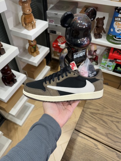【巔峰產品Ultra】Travis Scott AJ1 Low OG 初代 尺碼 36-48.5「US4-14」倒鈎第1代 CQ4277-001