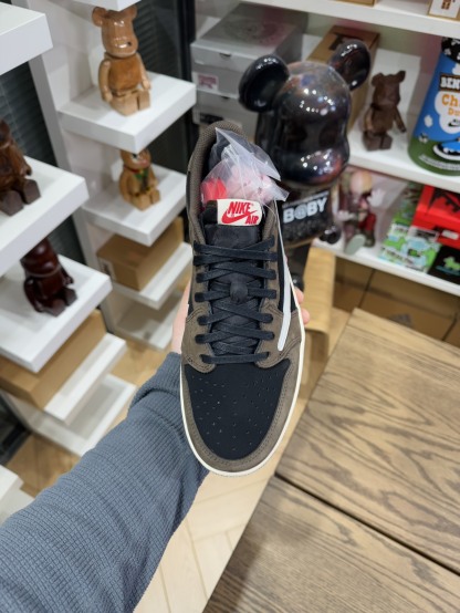 【巔峰產品Ultra】Travis Scott AJ1 Low OG 初代 尺碼 36-48.5「US4-14」倒鈎第1代 CQ4277-001