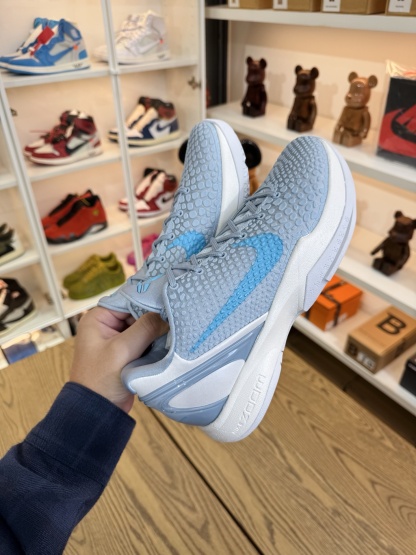 【巔峰產品Ultra】Caitlin Clark x Kobe 6 Protro PE  卡拉克 冰藍配色 尺碼 40-50.5「US7-16」IO3672-400