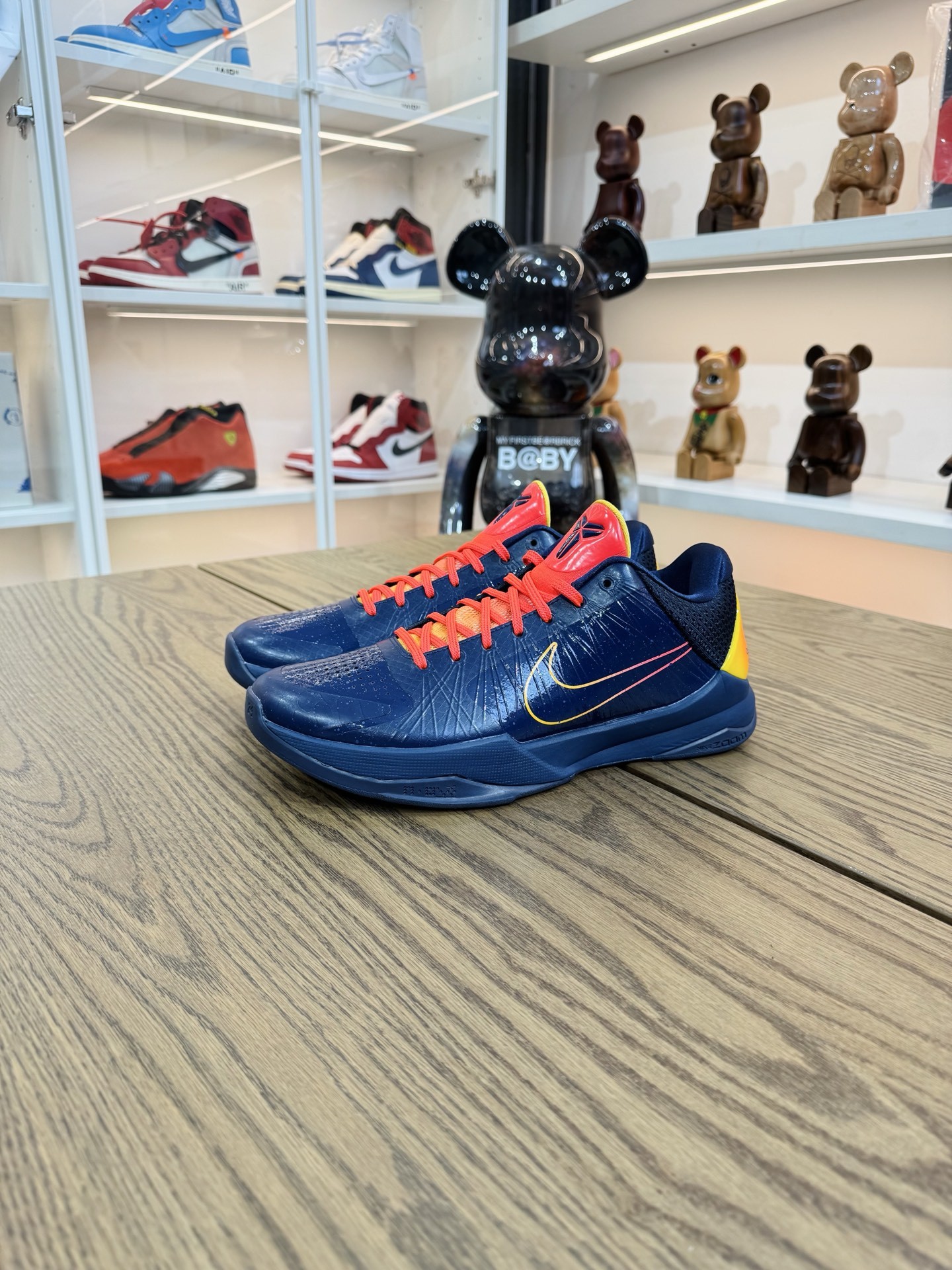 【巔峰產品Ultra】Caitlin Clark x Kobe 5 Protro 克拉克 “Indiana Fever” 男女同款 尺碼 40-48.5「US7-18」 IM3207-400