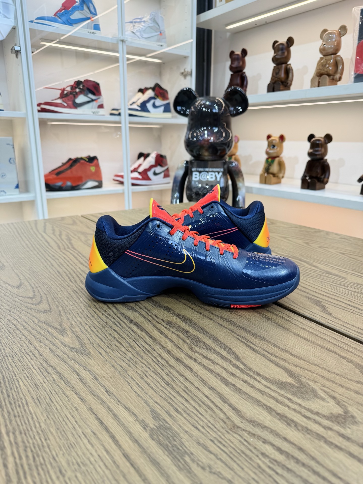 【巔峰產品Ultra】Caitlin Clark x Kobe 5 Protro  克拉克 “Indiana Fever” 男女同款 尺碼 40-48.5「US7-18」 IM3207-400