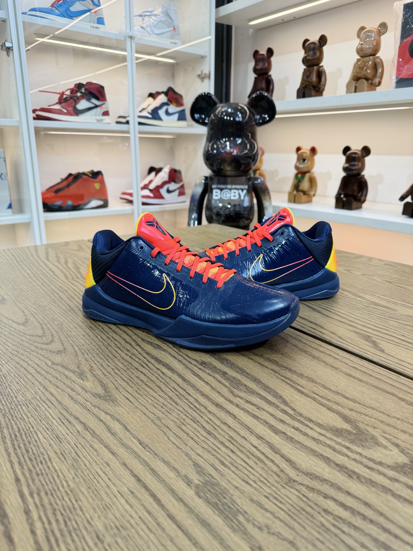 【巔峰產品Ultra】Caitlin Clark x Kobe 5 Protro  克拉克 “Indiana Fever” 男女同款 尺碼 40-48.5「US7-18」 IM3207-400