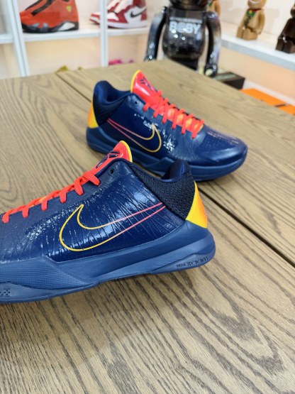 【巔峰產品Ultra】Caitlin Clark x Kobe 5 Protro  克拉克 “Indiana Fever” 男女同款 尺碼 40-48.5「US7-18」 IM3207-400