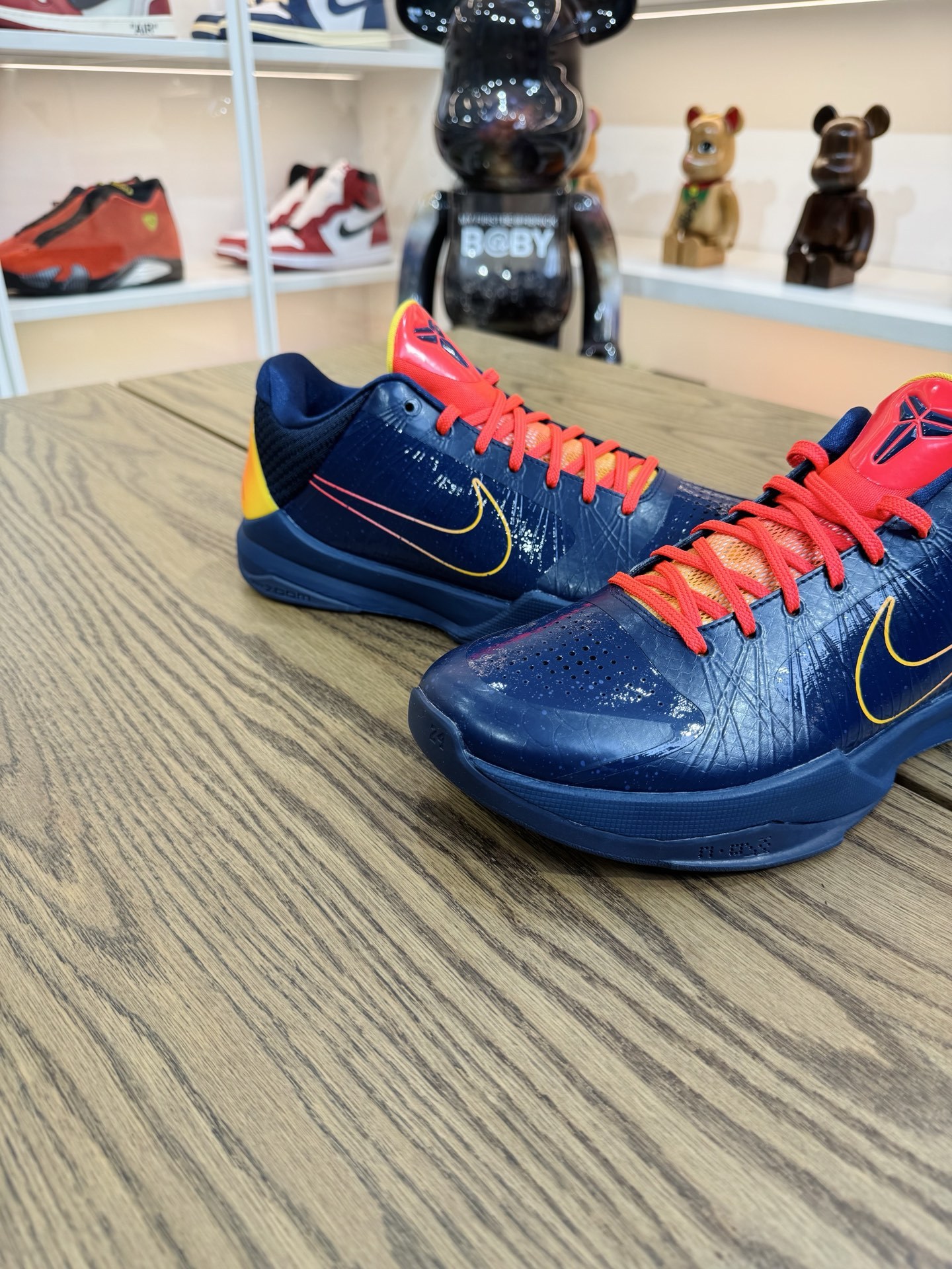 【巔峰產品Ultra】Caitlin Clark x Kobe 5 Protro  克拉克 “Indiana Fever” 男女同款 尺碼 40-48.5「US7-18」 IM3207-400