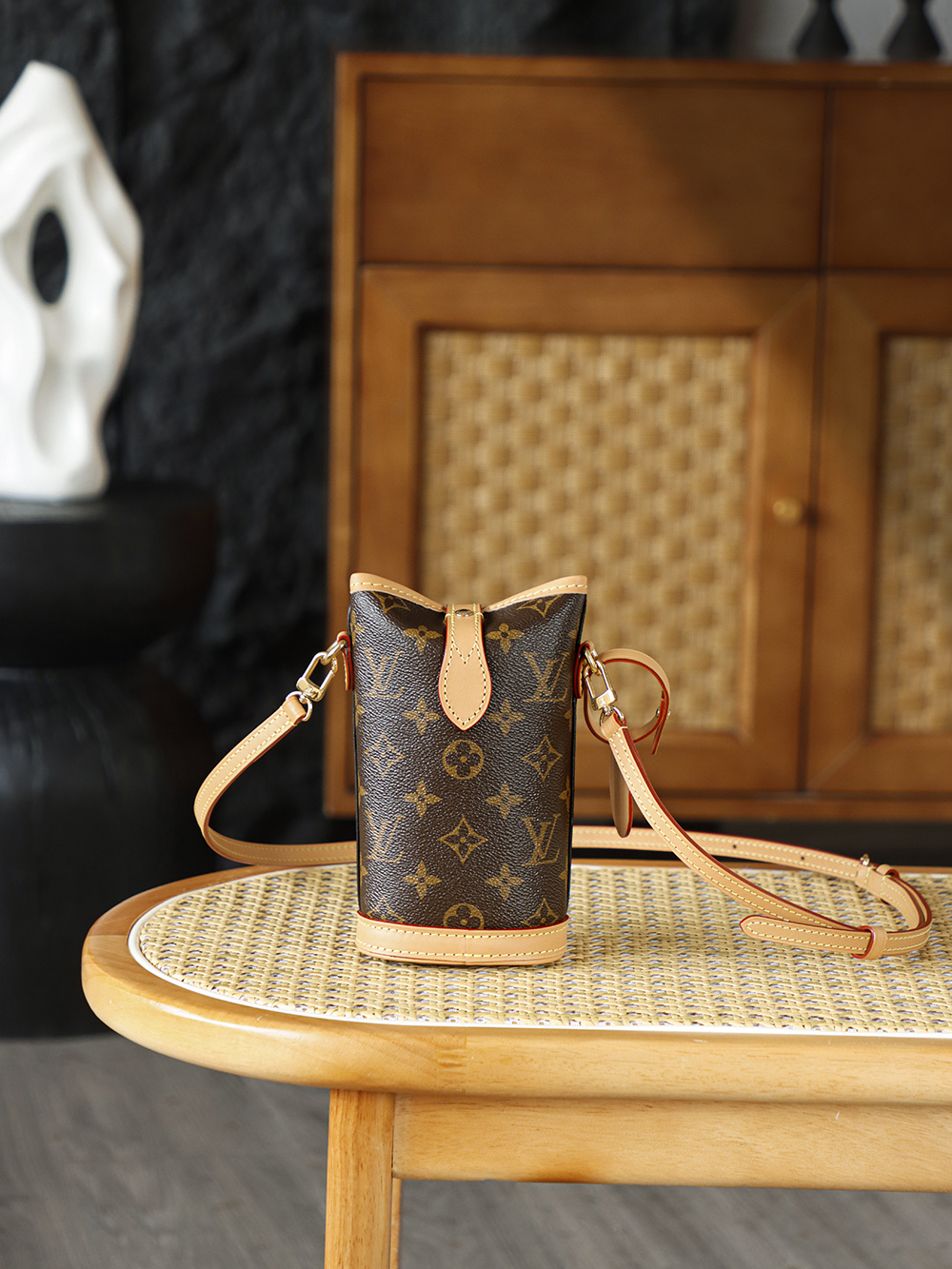 LV FOLD ME POUCH 手袋 M80874