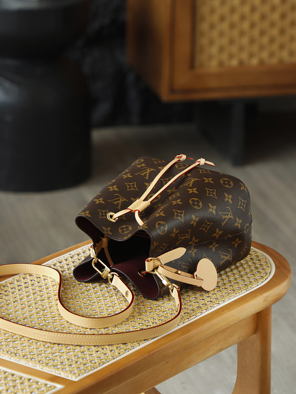 NEONOE BB手袋 M46581