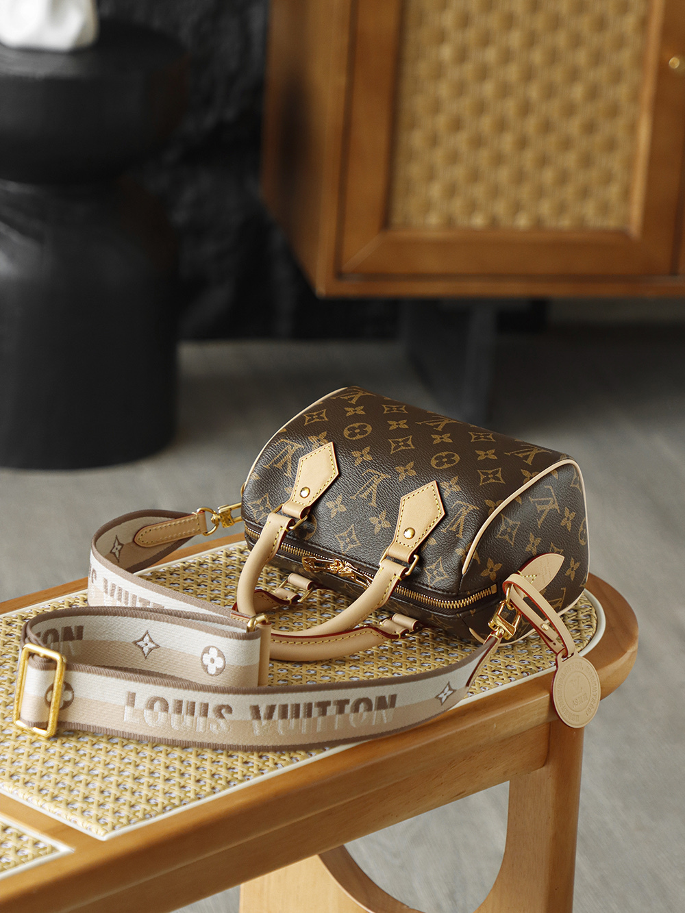 LV SPEEDY 20 米黄色 M46222