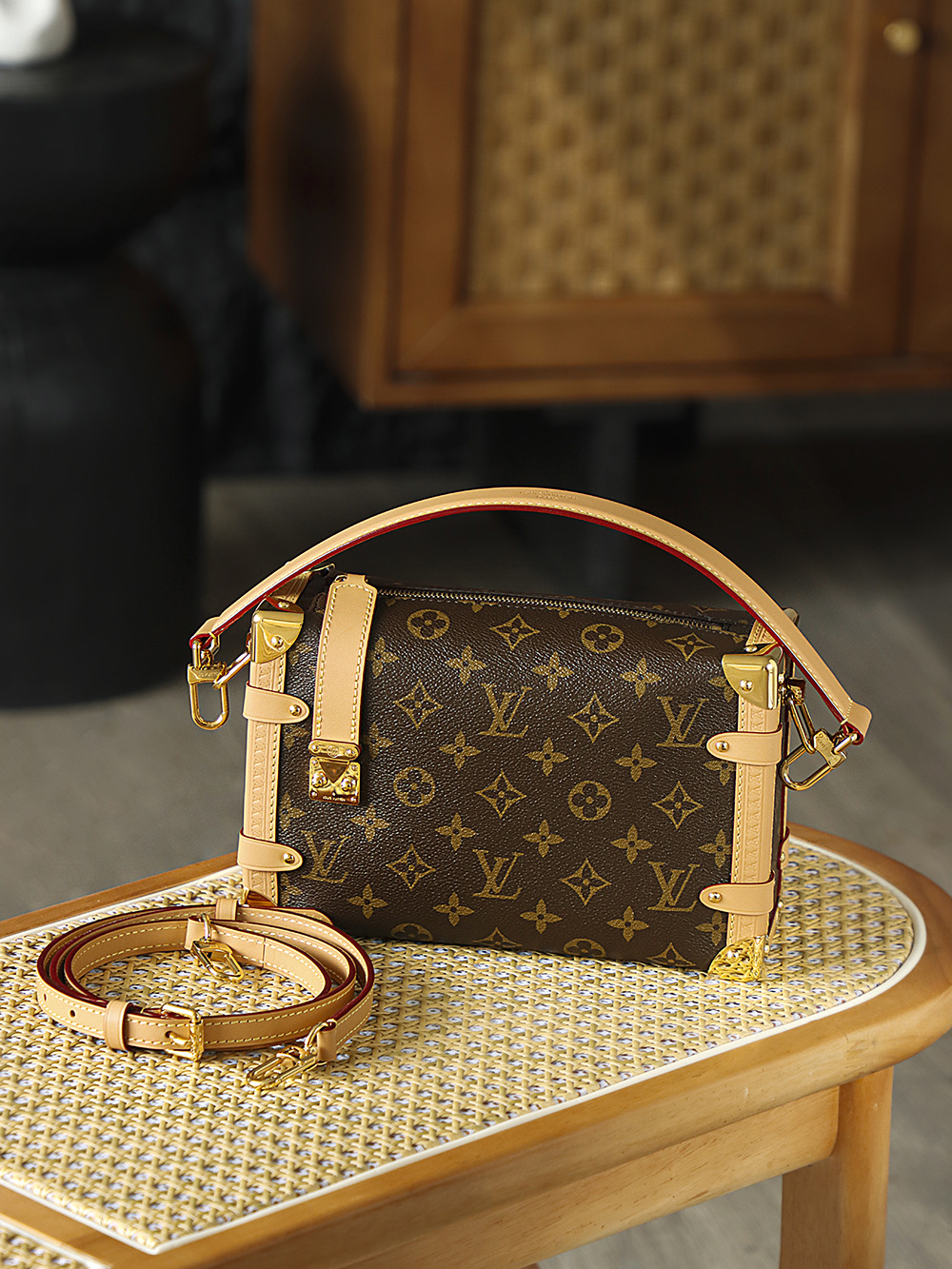 LV SIDE TRUNK中號手袋 M46358