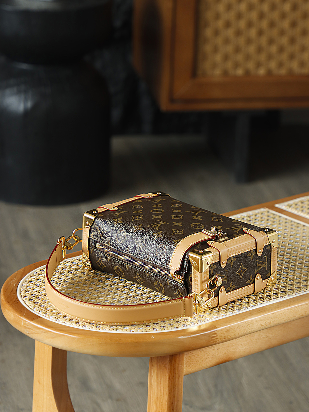 LV SIDE TRUNK中號手袋 M46358