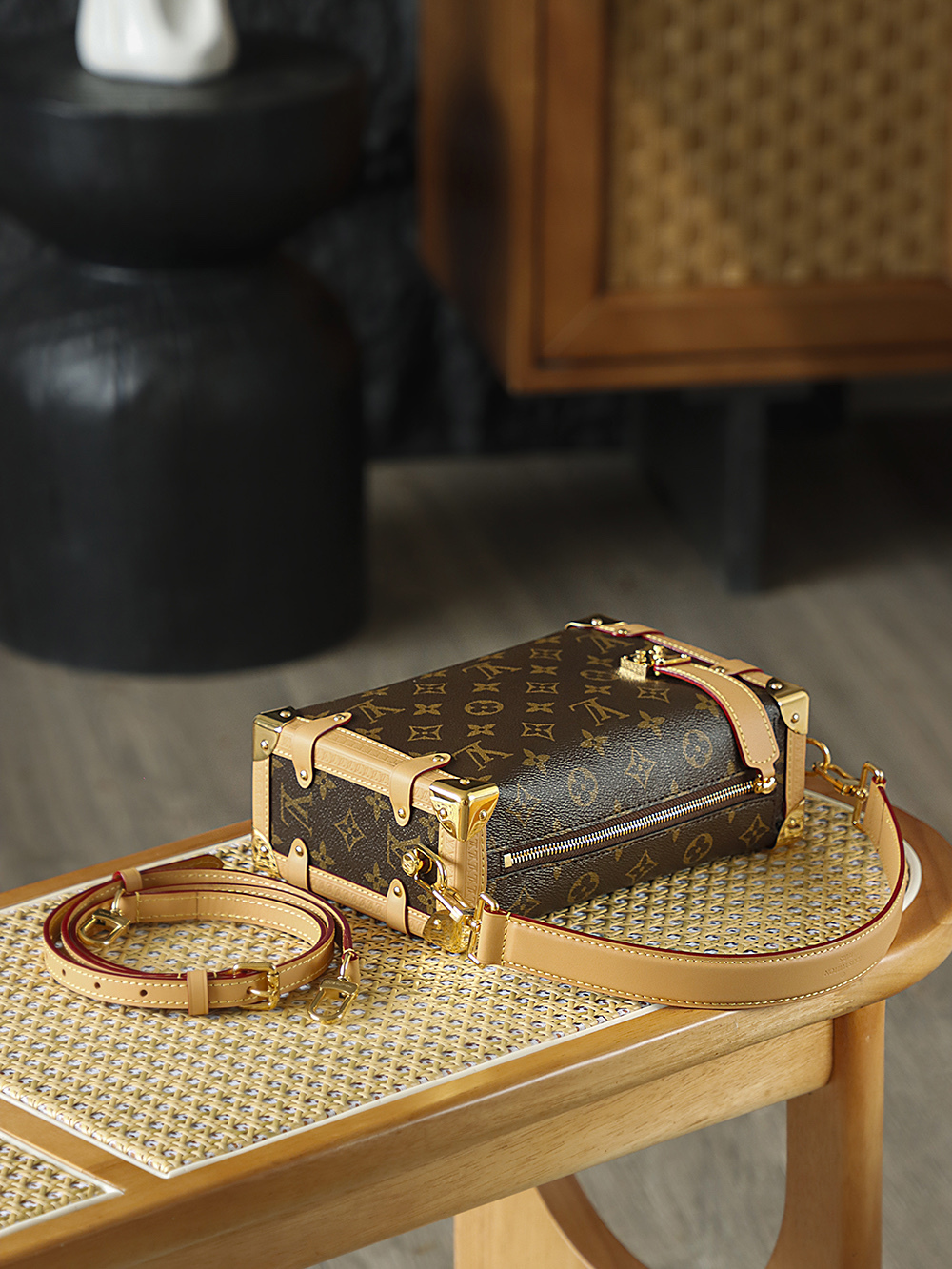 LV SIDE TRUNK中號手袋 M46358