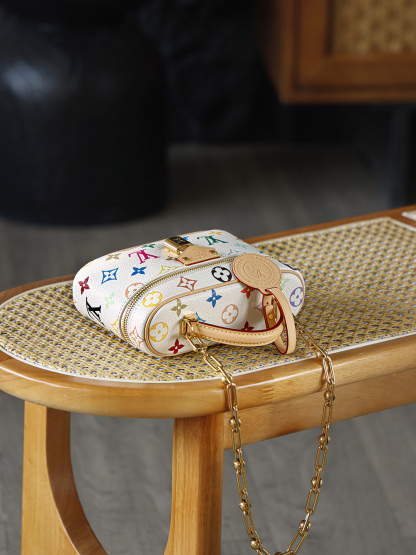 LV Vanity Pouch白彩 M13662