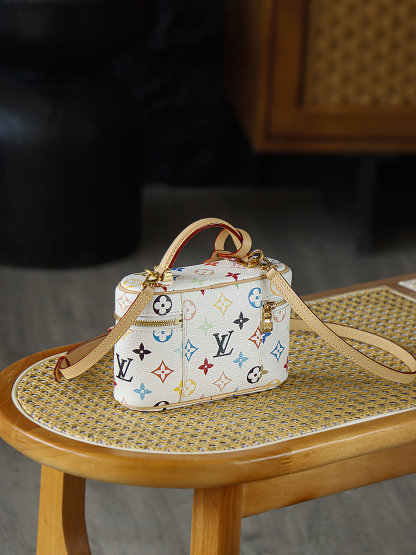 LV Vanity Pouch白彩 M13662
