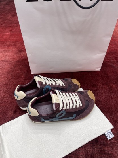 LOEWE Ballet Runner系列 “深酒红”女款