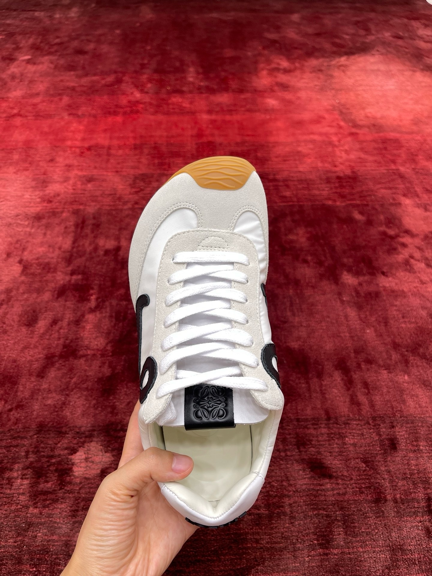 LOEWE Ballet Runner系列 “白色”男女同款