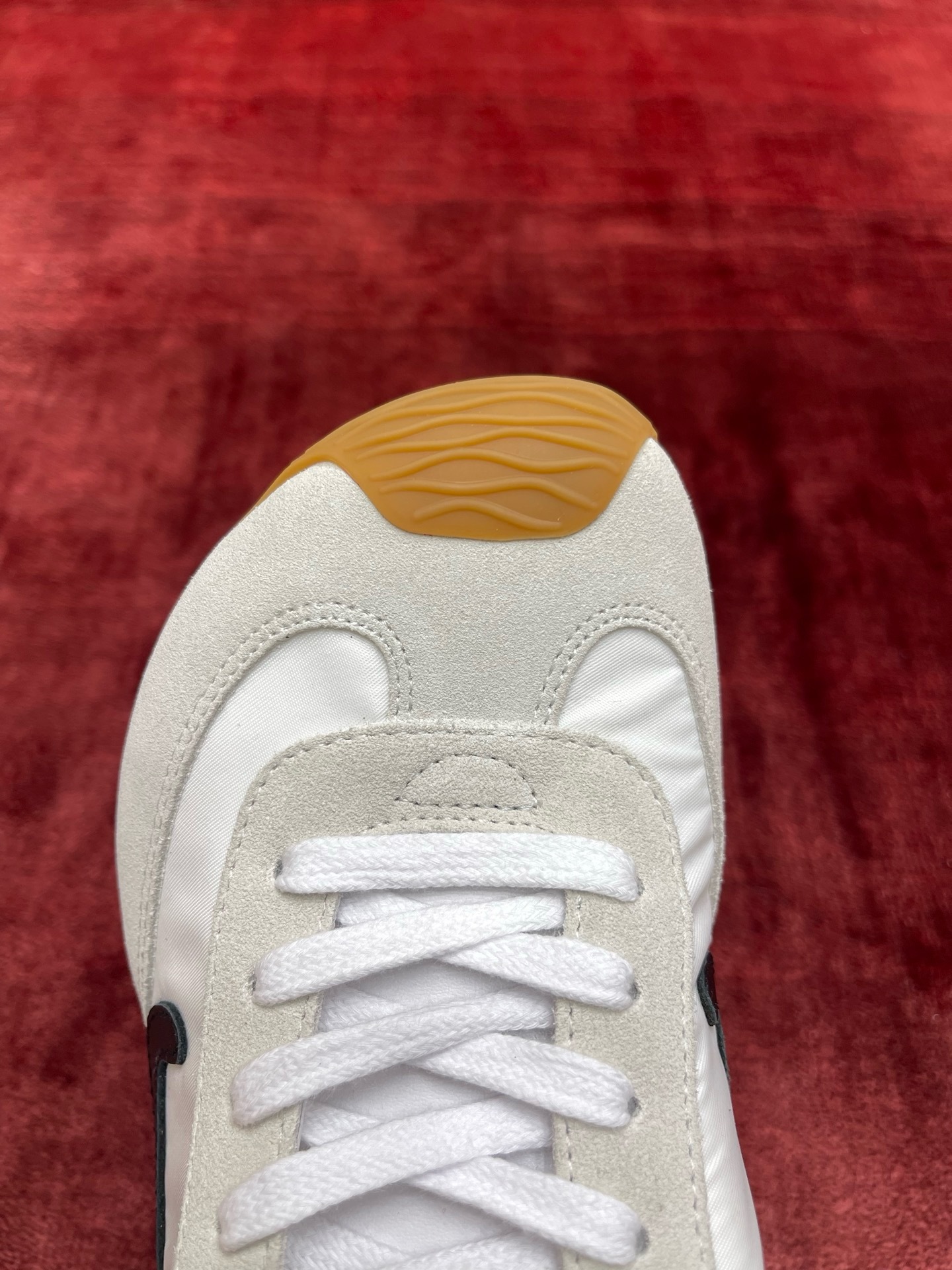 LOEWE Ballet Runner系列 “白色”男女同款