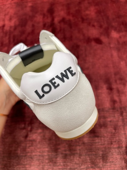 LOEWE Ballet Runner系列 “白色”男女同款