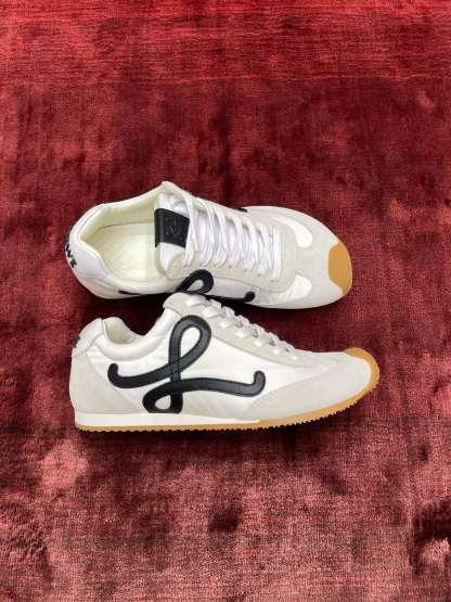 LOEWE Ballet Runner系列 “白色”男女同款