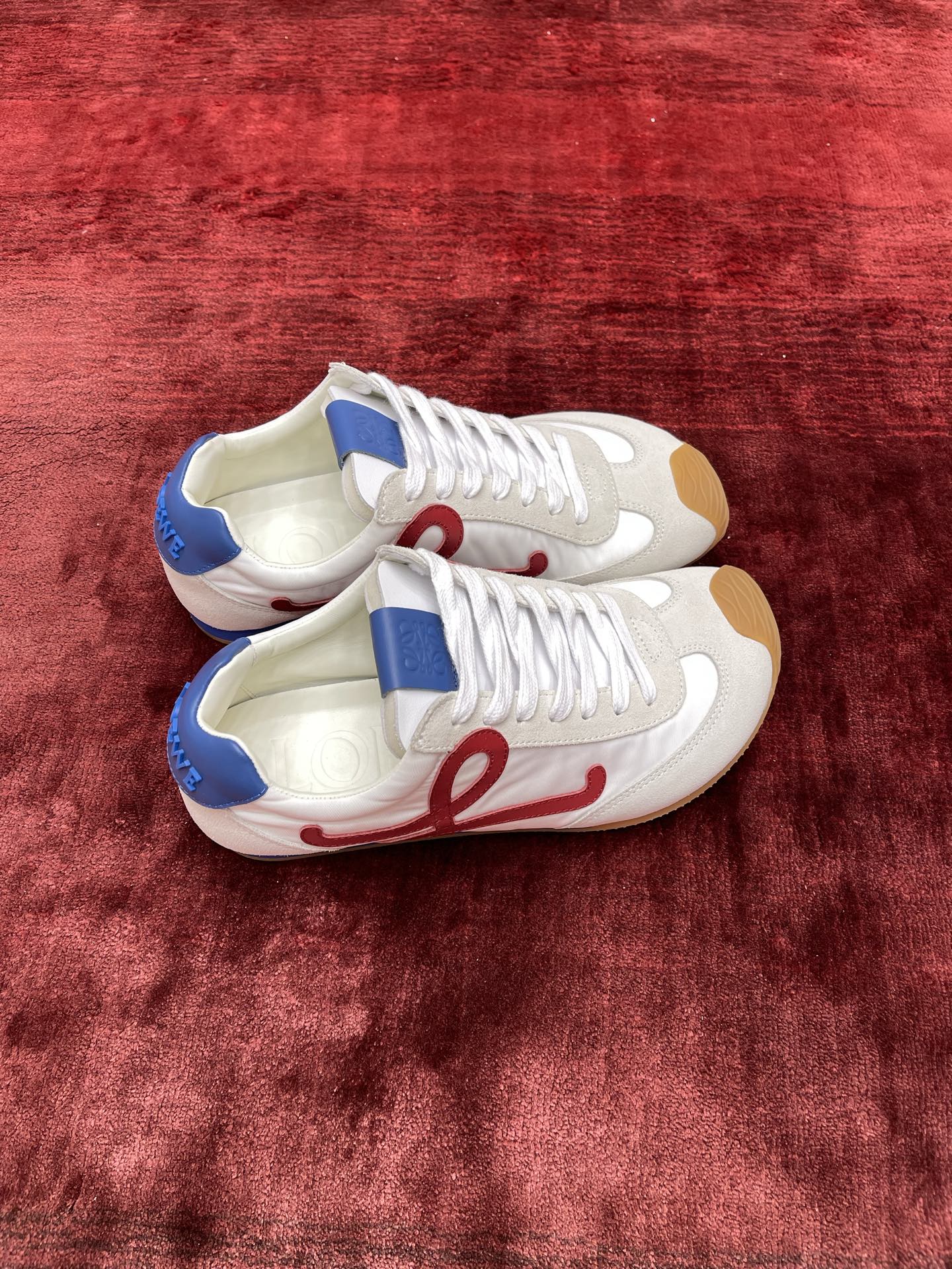 LOEWE Ballet Runner系列 “白红蓝”女款