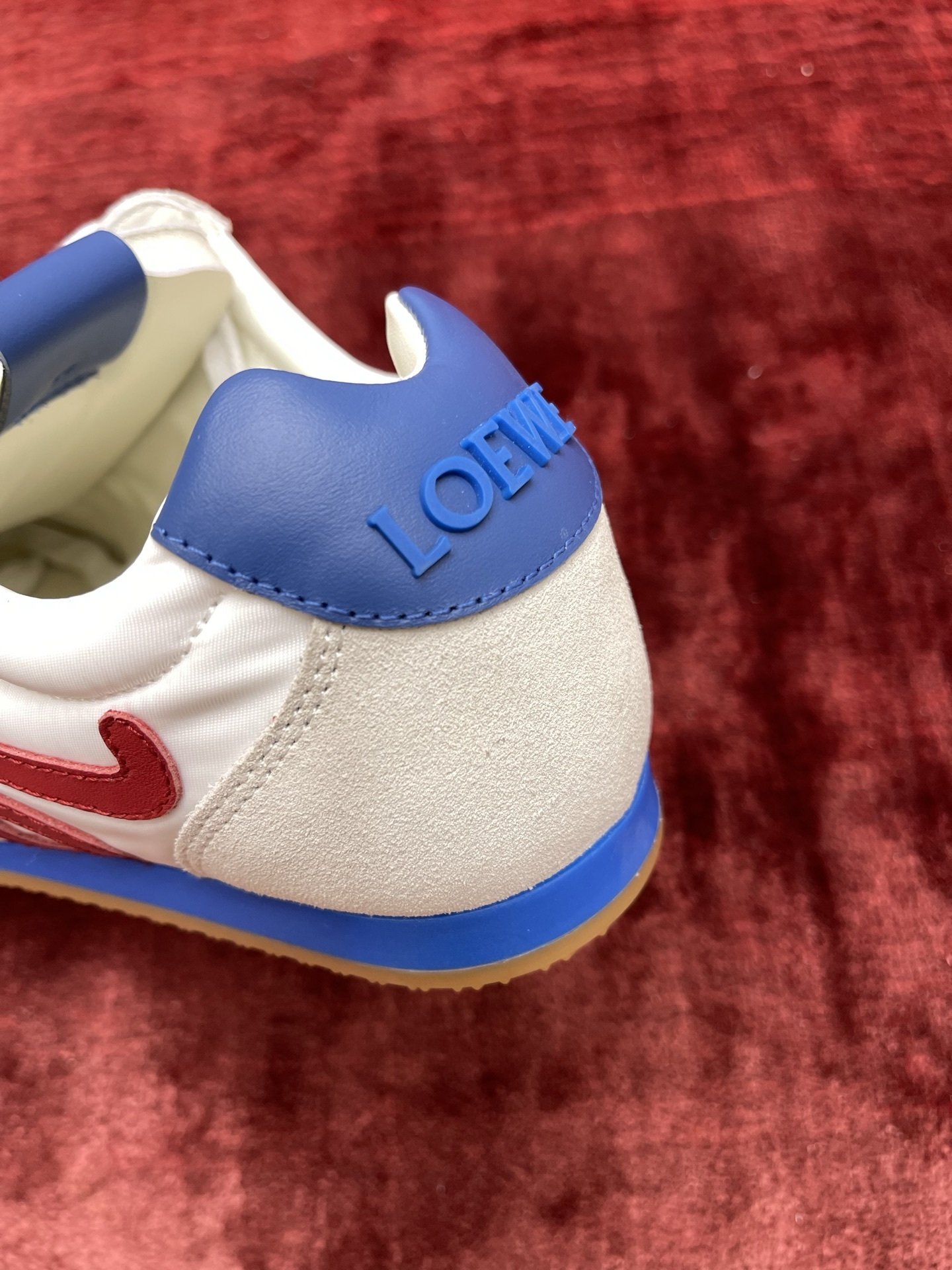 LOEWE Ballet Runner系列 “白红蓝”女款