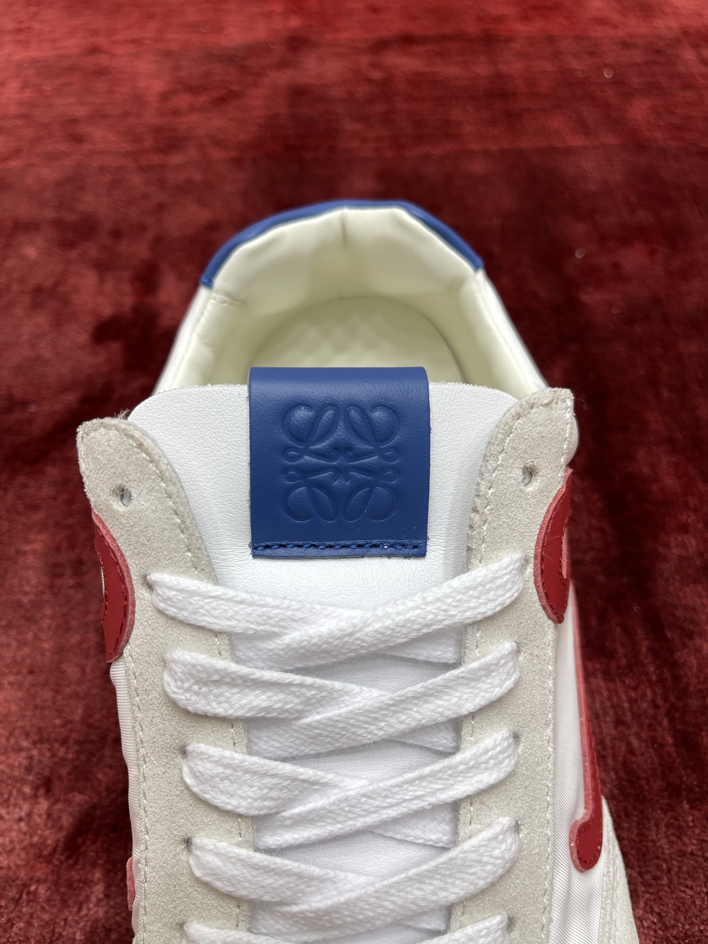 LOEWE Ballet Runner系列 “白红蓝”女款