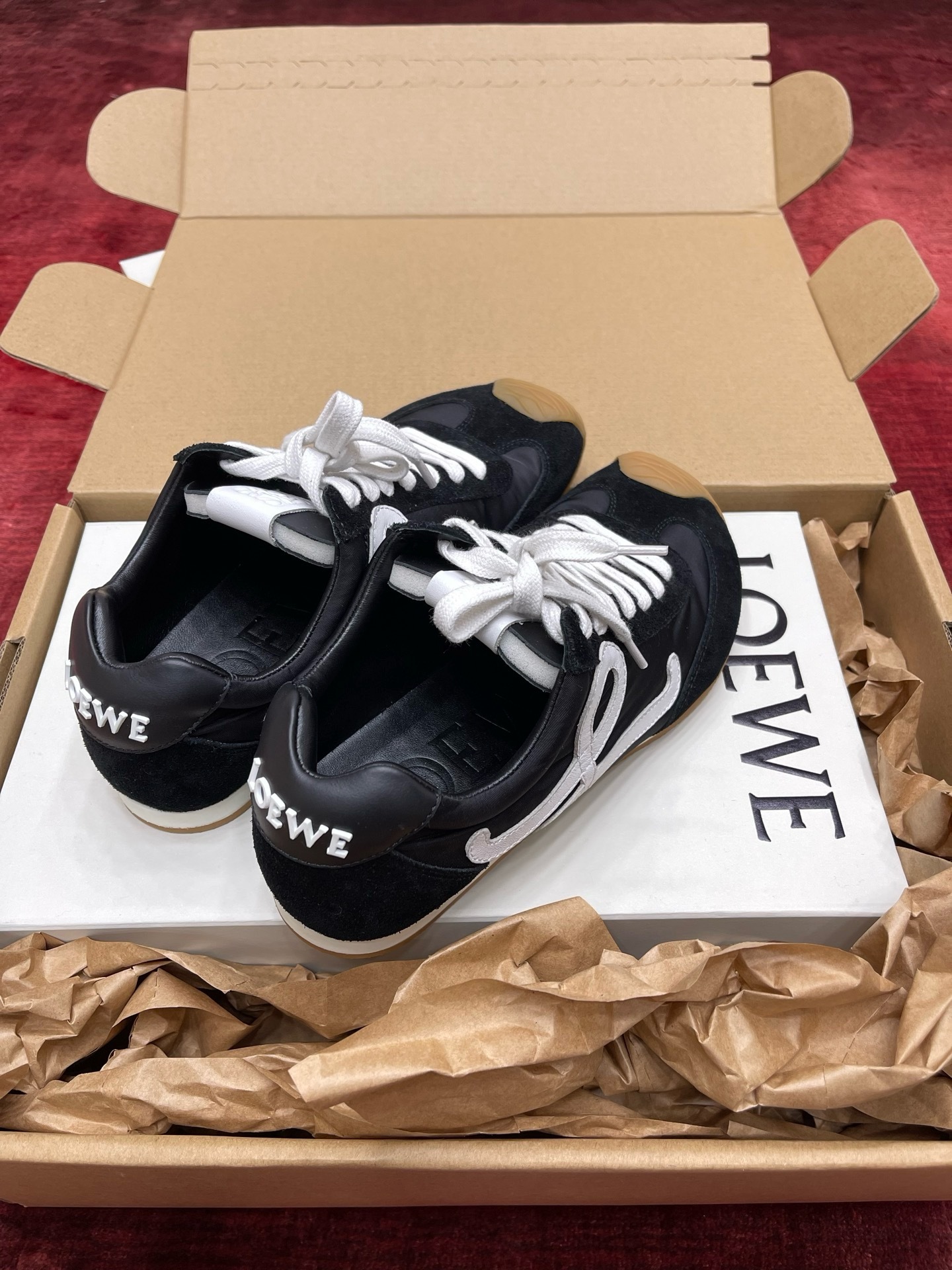 LOEWE Ballet Runner系列 “黑色”男女同款