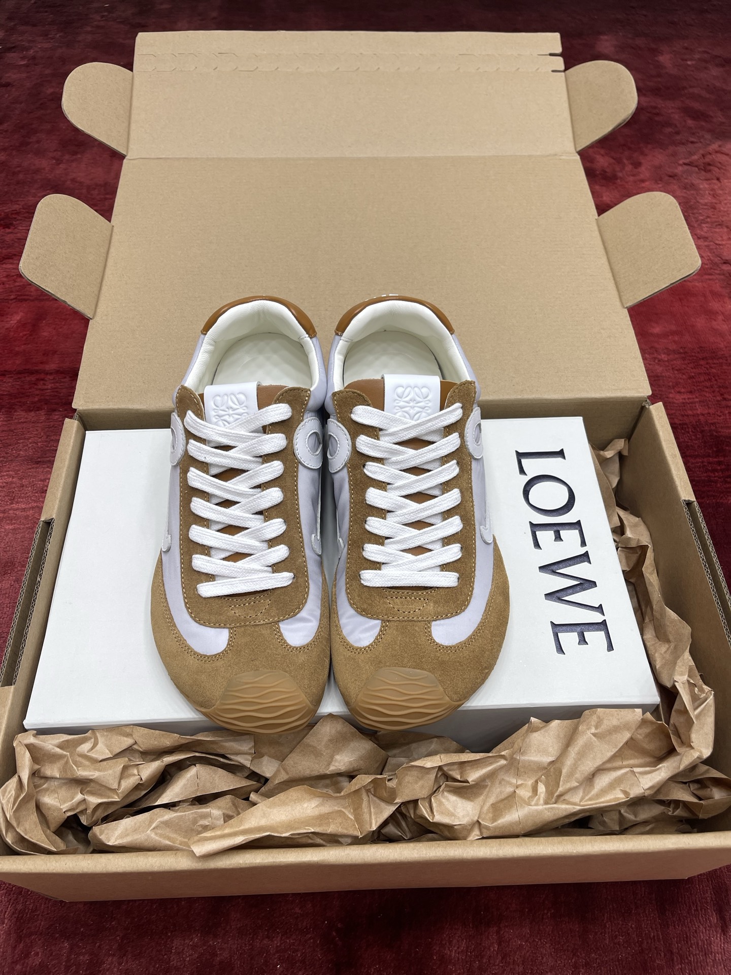 LOEWE Ballet Runner系列 “黄棕”男女同款