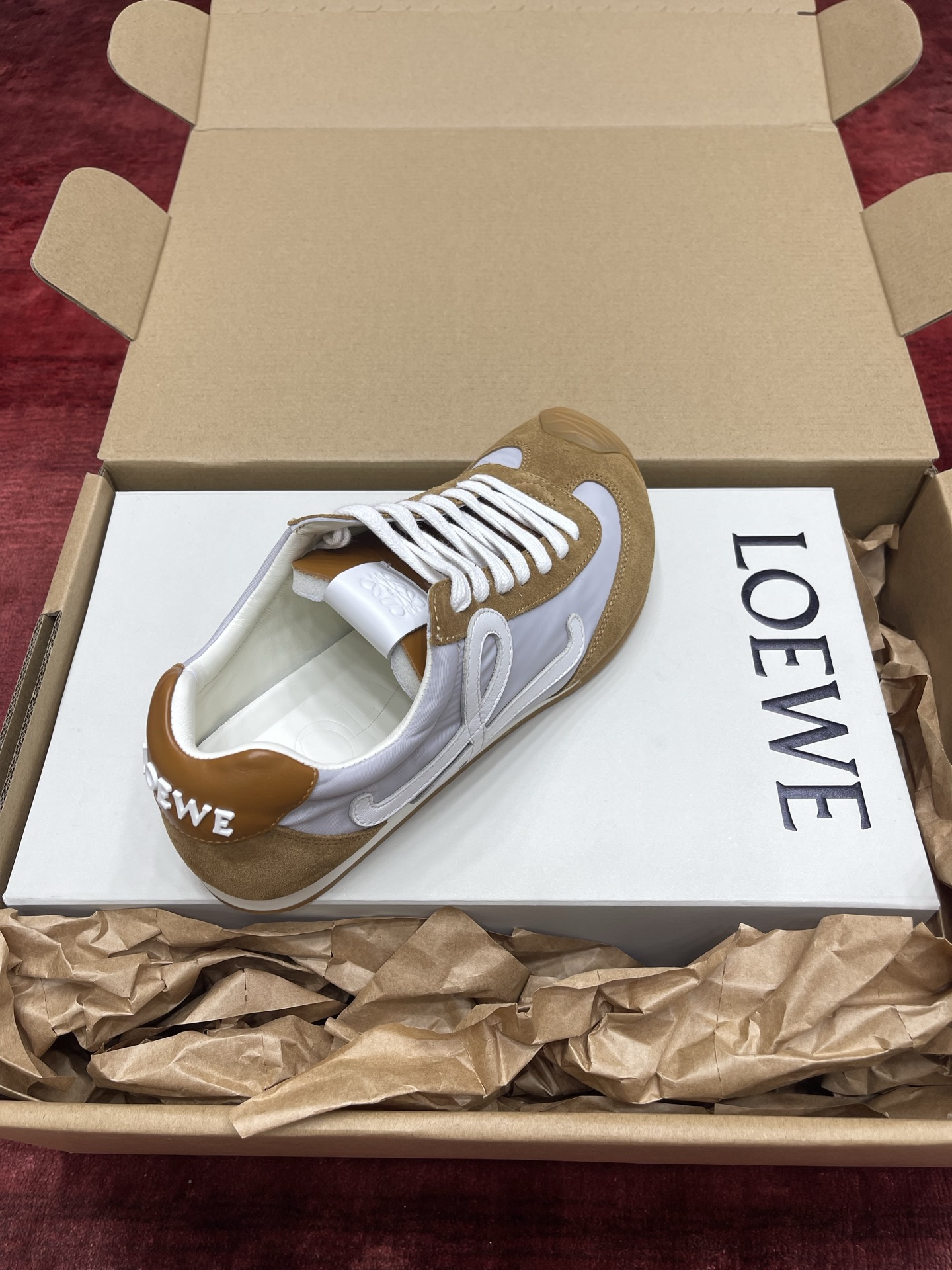 LOEWE Ballet Runner系列 “黄棕”男女同款