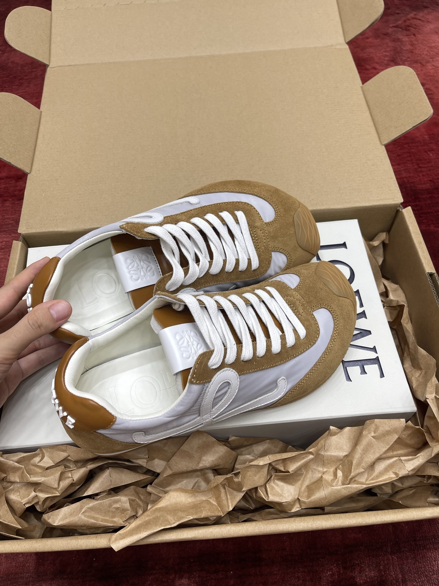 LOEWE Ballet Runner系列 “黄棕”男女同款