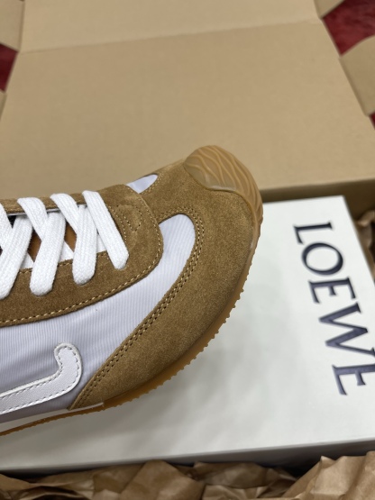 LOEWE Ballet Runner系列 “黄棕”男女同款